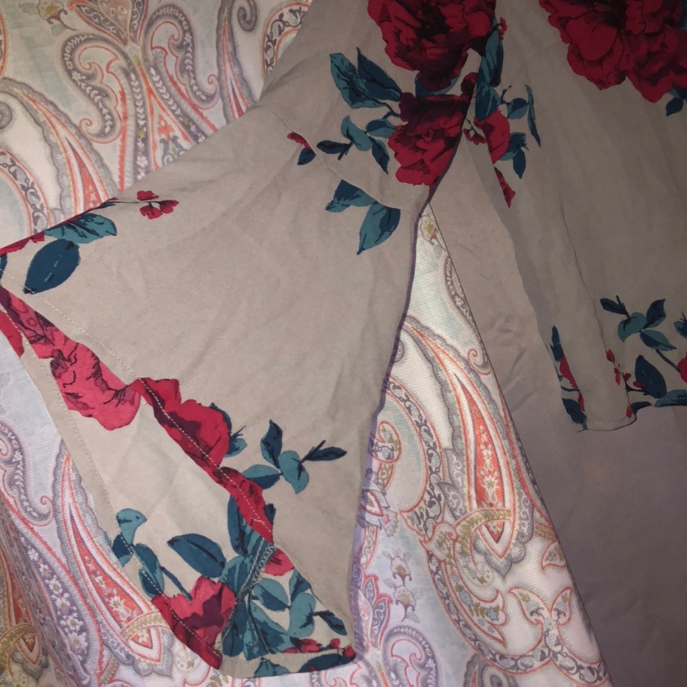 Charlotte Russe Blouse - Picture 2 of 6